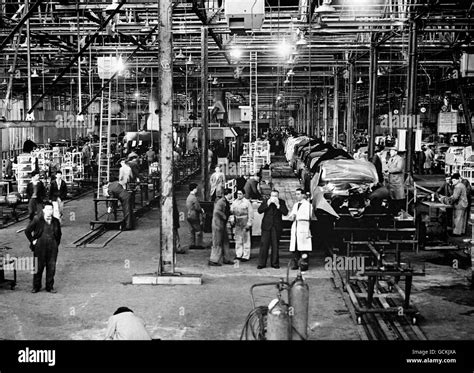 Disasters and Accidents - Motoring - Jaguar Factory Fire - Coventry ...