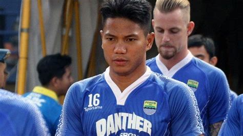 Achmad Jufriyanto Tetap Di Persib Bandung Kontrak Bek Tua Ini