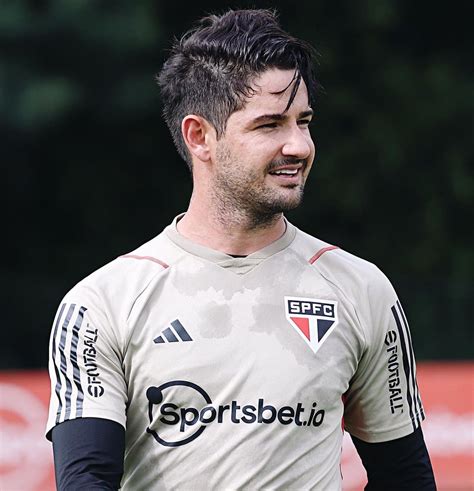 De Volta A Itaquera Alexandre Pato Quase Jogou Pelo Corinthians Após