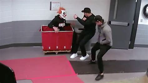 Hurricanes’ Williams scares teammates with Halloween clown prank