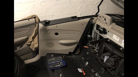 BMW 1er Cabrio E88 Ein Ausbau Der Hinteren Seitenverkleidung Rear