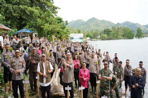 Polres Pasangkayu Gelar Aksi Tanam 1 000 Pohon ANTARA News