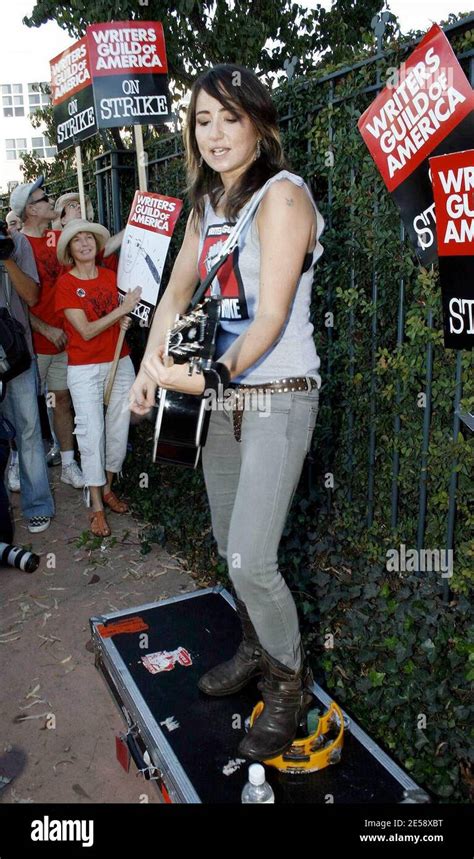 Grammy Nominated Scottish Singing Sensation KT Tunstall Showed Her