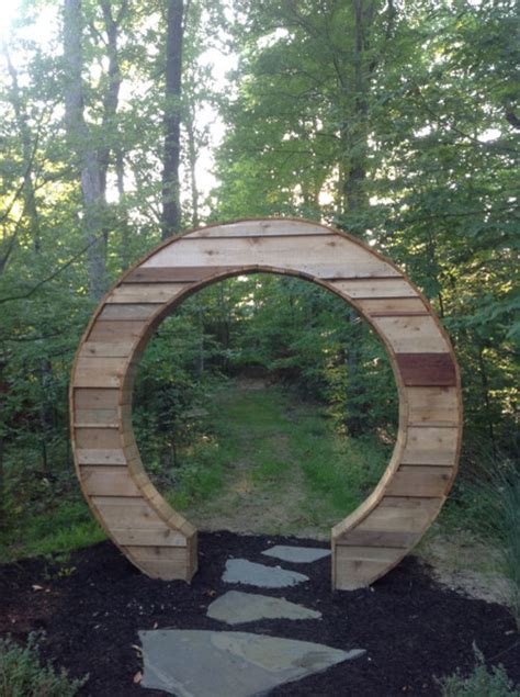 38 Eye-Catching Moon Gate Designs For Your Garden • Insteading