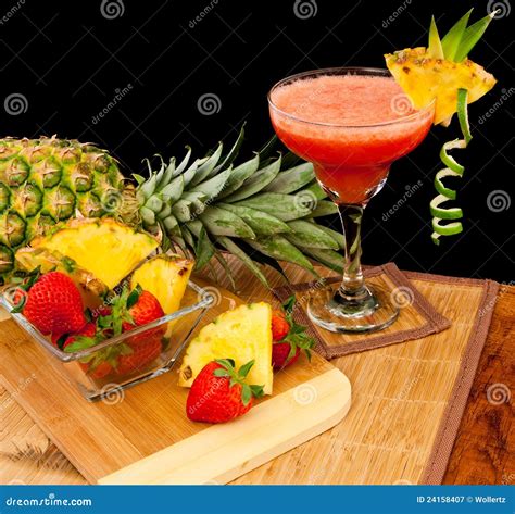 Cocktail Di Frutta Tropicale Fotografia Stock Libera Da Diritti