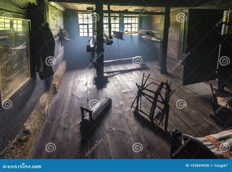 Ma Ana En Una Casa Del Pueblo Museo Del Aire Abierto De Ballenberg Foto