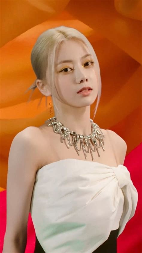 Hinata Blonde Asian Japanese Girl Group Jpop Cute Pictures Pretty People Rapper Makeup Sons