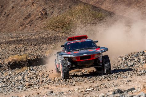 Dakar2024 Carlos Sainz faz história e vence competição nos automóveis