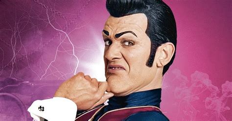 Stefán Karl Stefánsson, ator que interpretava o vilão Robbie Rotten em ...