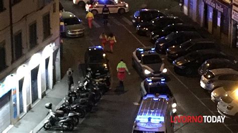 Livorno Semina Il Panico In Piazza Dei Mille Fermato Dalla Polizia