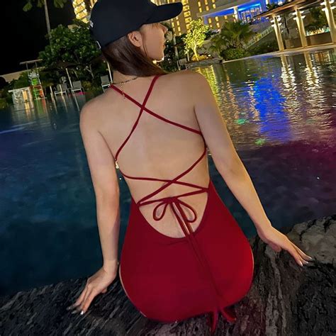 ĐỒ BƠI LIỀN MẢNH Bikini 1 mảnh đi biển nữ CỔ YẾM ĐAN DÂY hở lưng màu đỏ dâu sexy nhiều màu