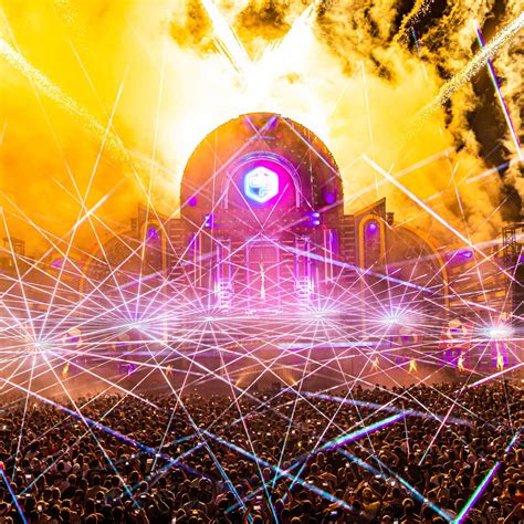 DECIBEL OUTDOOR STAGE