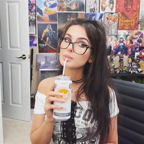 Pin By Lazybobcat101 On Sssniperwolf Sssniperwolf Sniper Wolf Famous Youtubers