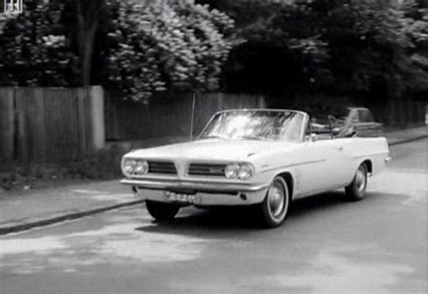 IMCDb.org: 1963 Pontiac Tempest LeMans Convertible in "Die seltsamen Methoden des Franz Josef ...