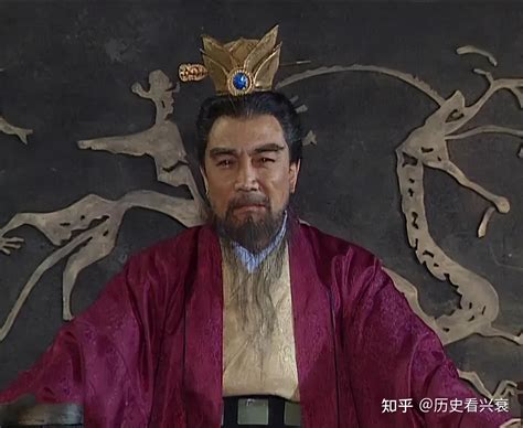 东汉末年的权臣曹操，到底是汉贼，还是汉朝的忠臣？ 知乎