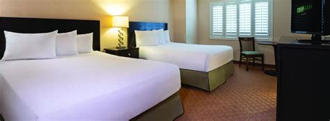 Laughlin Hotel Rooms & Suites - Tropicana Laughlin