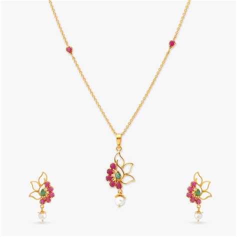 Elegant Gold Pendant With Chain And Earrings Set