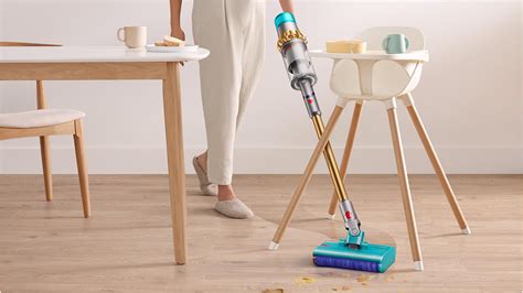 Dyson V Et V Fnac Et Darty Lancent Les Ventes Flash De La Rentr E