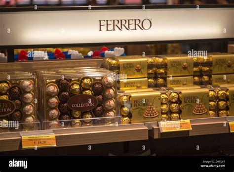 Ferrero Schokolade Shop Fiumicino Flughafen, Rom, Italien ...