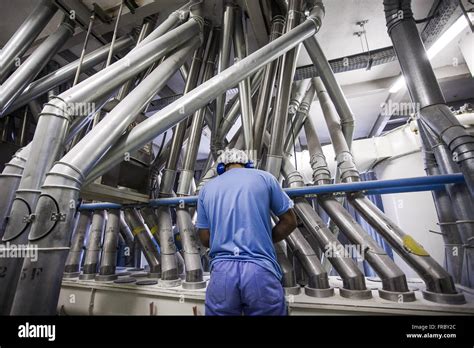 Flour mill factory hi-res stock photography and images - Alamy