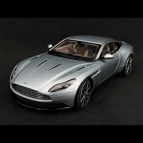 Aston Marton DB11 2017 Skyfall Silver 1 18 Autoart 70267