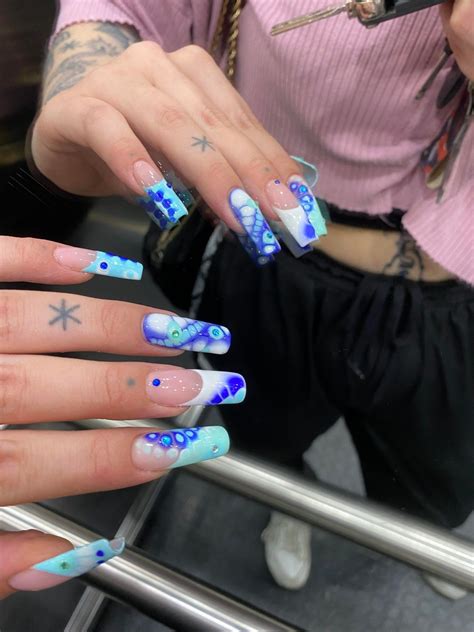 Blooming Gel Nail Art Turns Tips Into Trippy One Of A Kind