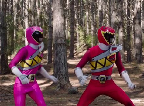 Power Rangers Dino Charge Review Powers From The Past