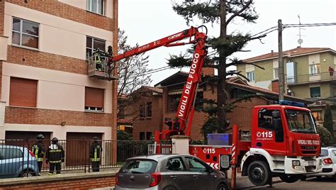 Anziano Salvato Dai Vigili Del Fuoco In Via De Sanctis Voce Notizie