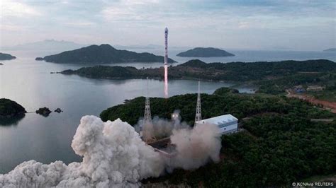 Coreia do Norte diz ter colocado em órbita satélite espião ISTOÉ