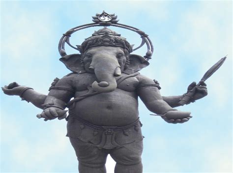 People Visit The Tallest Idol Of Ganesh Ji गणेश जी की सबसे ऊंची मूर्ति