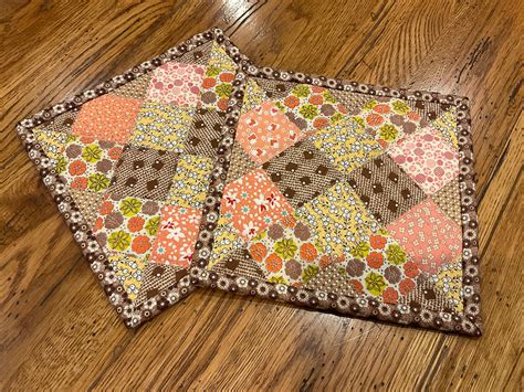 Set Of Homemade Quilted Pot Holders These Adorable Hot Pads Are Made With Reproduction