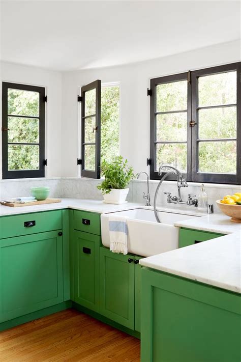 30 Green Kitchen Decor Ideas That Inspire - DigsDigs