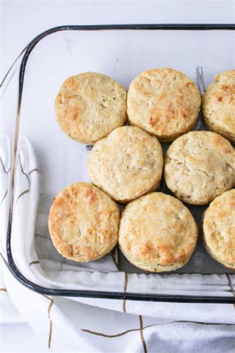 Copycat Hardees Biscuits Recipe - How to Make Hardee's Biscuits