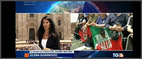 Chi Non Salta Comunista Il Coro In Piazza Duomo Video E Il