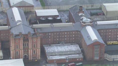 Hmp Liverpool Challenging Prison Making Positive Progress Bbc News