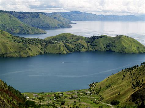 daftar danau  indonesia  kedalaman lebih   meter kutiforik