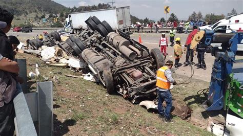 Conductor Sufre Volcadura Y Muere En Atlacomulco Primero Editores