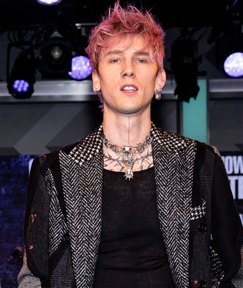 Machine Gun Kelly Posts Nude Photo From Behind The Scenes Of His Ne