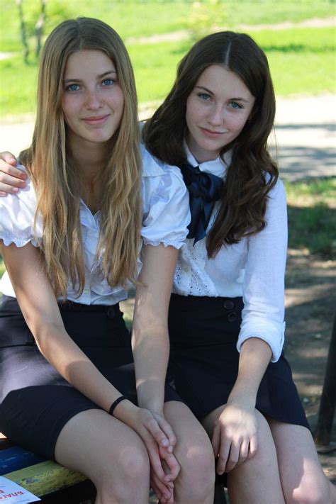 Blonde Or Brunette R BeautifulFemales