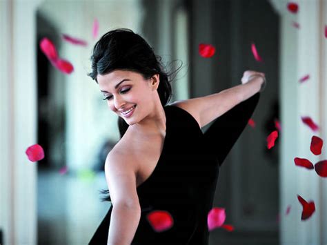 Mixentry Aishwarya Rai Latest Hot Photos