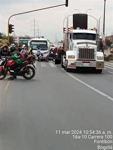 Terrible Accidente De Tránsito En La Calle 13 Generó Fuerte Trancón En Bogotá Bluradio