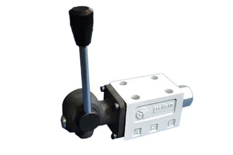 In Data Sheet Cast Iron Hydraulic Lever Operated Directional Control Valves 4dcl06 At ₹ 1945 In