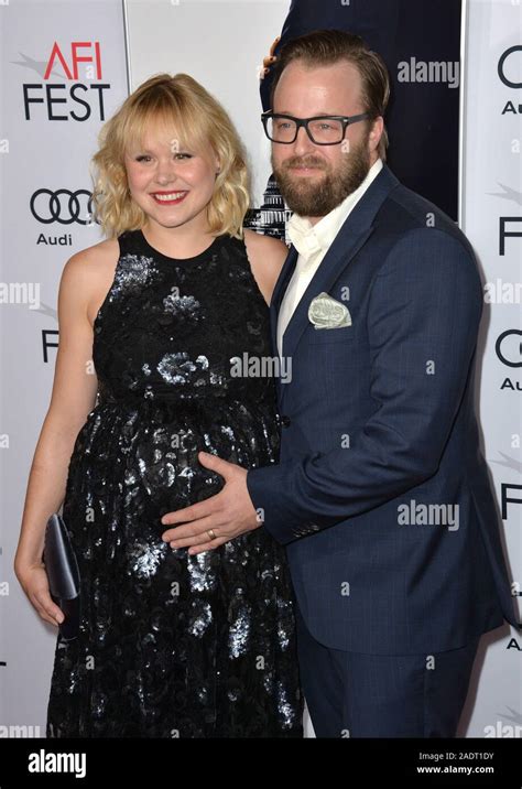 Los Angeles Ca Noviembre 11 2016 La Actriz Alison Pill And Marido