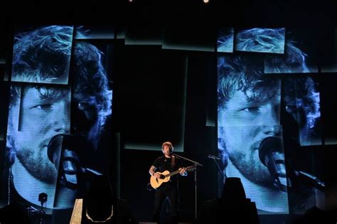 Photos: Ed Sheeran lights up MOA Concert Grounds | Philstar.com