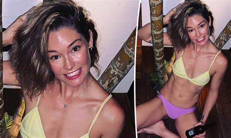 Model Erin McNaught Flaunts Her Toned Abs In Skimpy Bikini Daily Mail Online