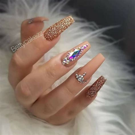 Pin de Yubitza Morales en Uñas Arte de uñas de gel Uñas nude Ideas de uñas acrílicas