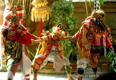 Tari Daerah Indonesia: Tari Barong - Bali