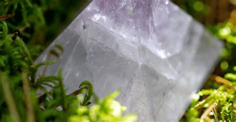 Spirit Quartz Meaning Properties And Powers Stonesmentor