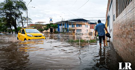 Piura Y Tumbes Soportan Fuertes Lluvias Por Más De 10 Horas Y Calles