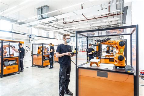 Careers with robotics and more | KUKA AG